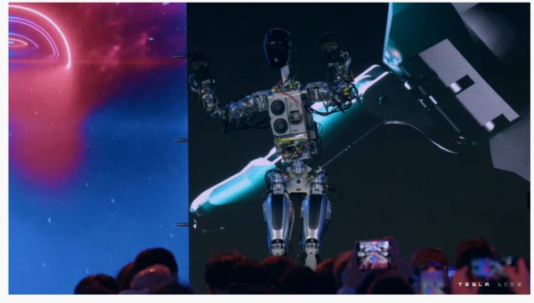 테슬라는 지난달 AI데이를 통해 휴머노이드 로봇 '옵티머스'를 공개했다. / 사진=테슬라 중계화면 캡처