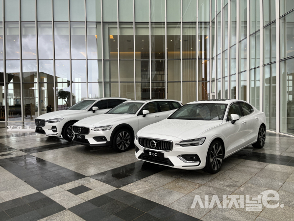5일 강원도 속초시에서 볼보 시승행사가 열렸다. (왼쪽부터) XC60, V60, XC40 / 사진=유주엽 기자