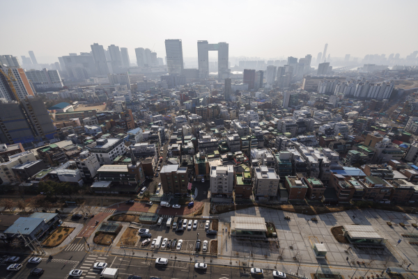 공공 도심복합사업지로 선정된 효창공원앞역 인근 모습  / 사진=연합뉴스