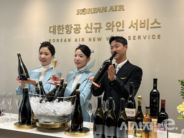 대한항공이 새로운 기내 와인 50종을 선보였다. / 사진=유주엽 기자