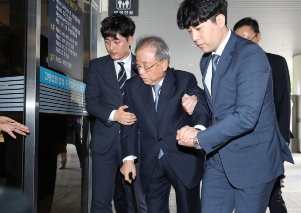 지난 2018년 9월5일 조석래 효성그룹 명예회장이 서울 서초동 서울고등법원에서 열린 항소심 선고공판에 출석하는 모습. / 사진=연합뉴스