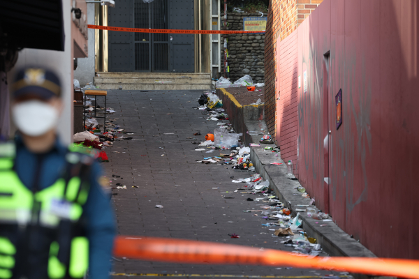 핼러윈데이 압사 사고가 발생한 이태원 골목길. / 사진=연합뉴스