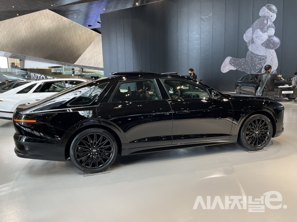 신형 그랜처 측면부 / 사진=유주엽 기자