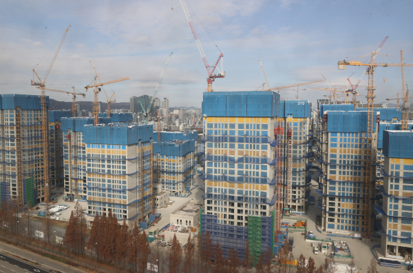 지난 1일 서울 강동구 둔촌주공아파트 재건축 현장 모습 / 사진=연합뉴스