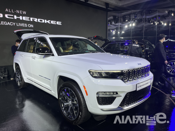 금일 그랜드 체로키 5세대 완전변경 모델이 공개됐다. / 사진=유주엽 기자