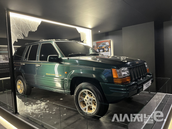 그랜드 체로키 1세대 모델 / 사진=유주엽 기자