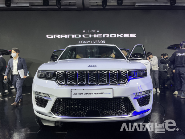 그랜드 체로키 전면부 / 사진=유주엽 기자