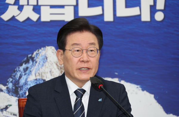 더불어민주당 이재명 대표가 25일 오전 서울 여의도 국회에서 열린 최고위원회의에서 발언하고 있다