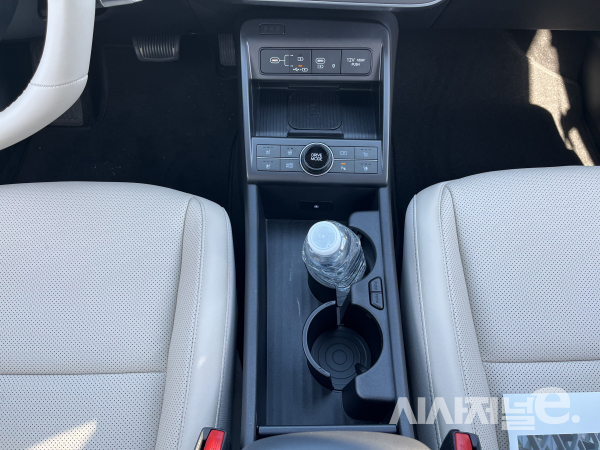 깔끔해진 1열공간 / 사진=유주엽 기자