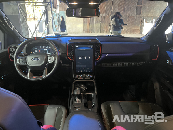 신형 레인저 실내부 / 사진=유주엽 기자