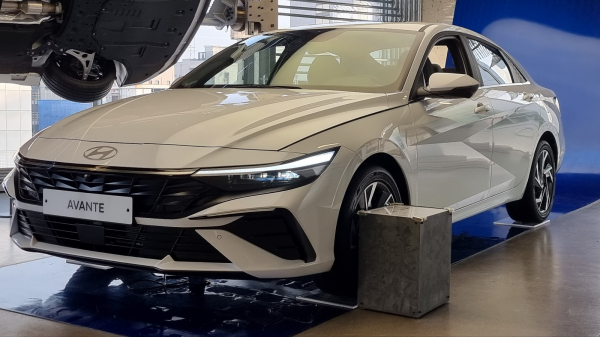 부분변경을 거친 신형 아반떼. / 사진=박성수 기자