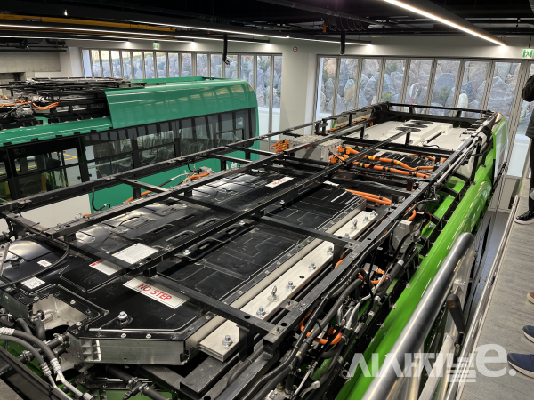 일렉시티타운에 설치된 배터리팩 / 사진=유주엽 기자