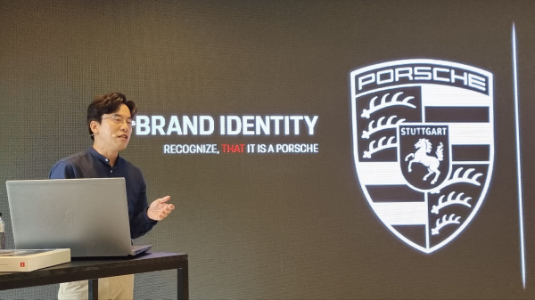정우성 스타일 포르쉐 디자이너가 4일 서울 성수동 포르쉐 나우 성수에서 열린 디자인 마스터 클래스에서 포르쉐 디자인 철학에 대해 설명하고 있다. / 사진=박성수 기자