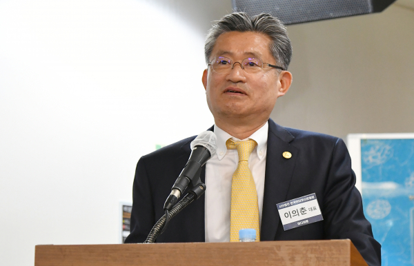 제12대 한국인터넷신문협회 이의춘 회장이 당선 소감을 밝히고 있다. / 사진=인신협