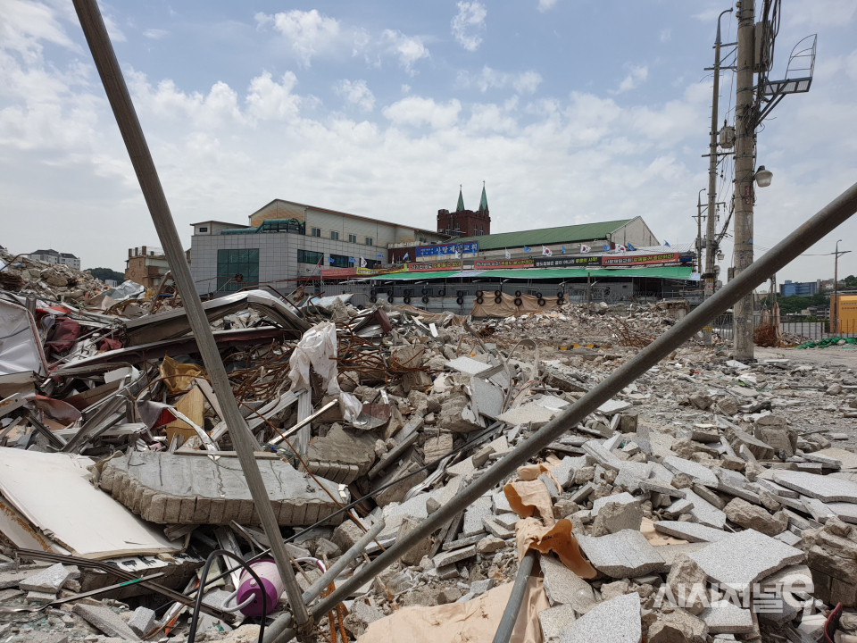 장위10구역 재개발구역에 위치한 사랑제일교회는 보상금 문제로 철거에 반발하고 있다. / 사진=길해성 기자