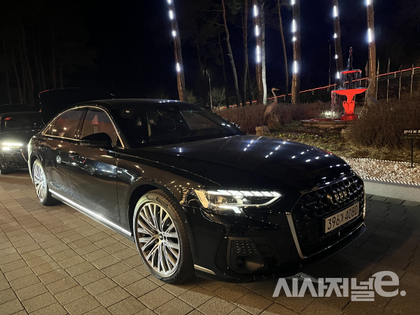 A8 L은 야간에도 안전하고 편안한 주행 경험을 제공한다. / 사진=유주엽 기자