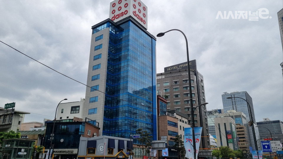 다이소 명동역점 전경. / 사진=한다원 기자