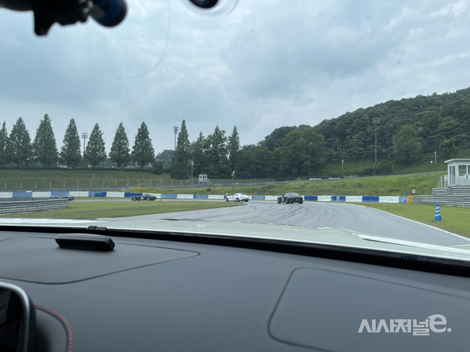 써킷 주행 중인 모습 / 사진=유주엽 기자