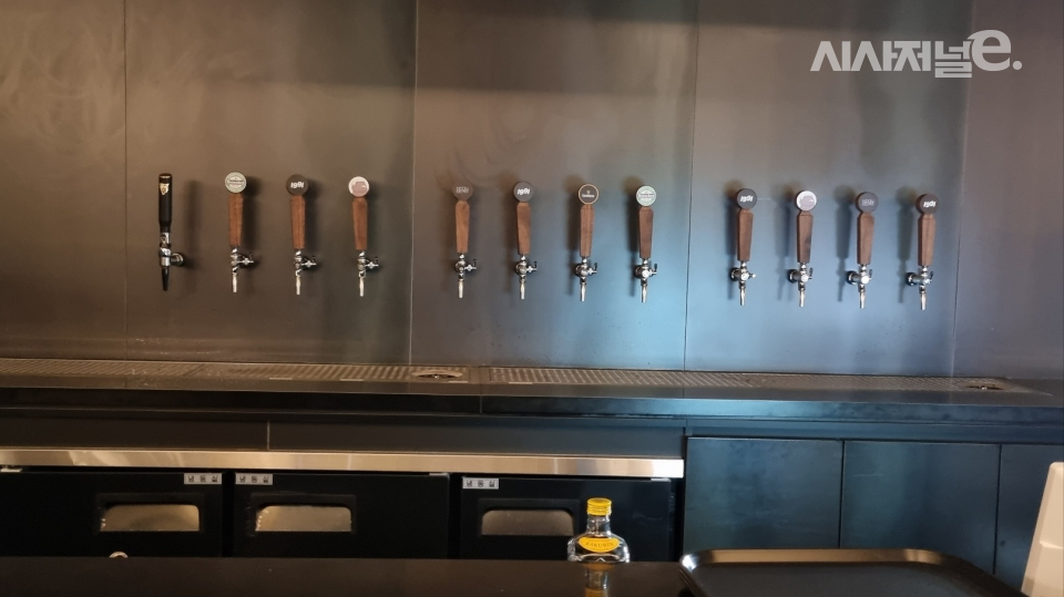 교촌필방은 맥주바가 마련돼 있다. / 사진=한다원 기자