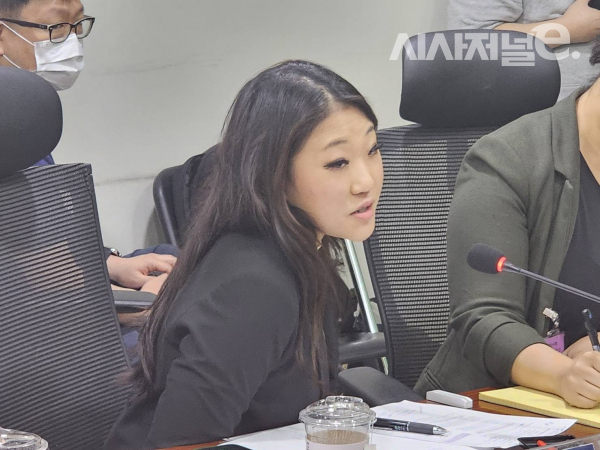 샤론 장 스타링크 아시아태평양지역담당 매니저가 14일 서울 여의도 국회의원회관에서 ‘차세대통신–통신용 저궤도 위성을 중심으로’를 주제로 열린 12대 국가전략기술 전문가 연속 간담회에 참석해 발언하고 있다. / 사진 = 김용수 기자