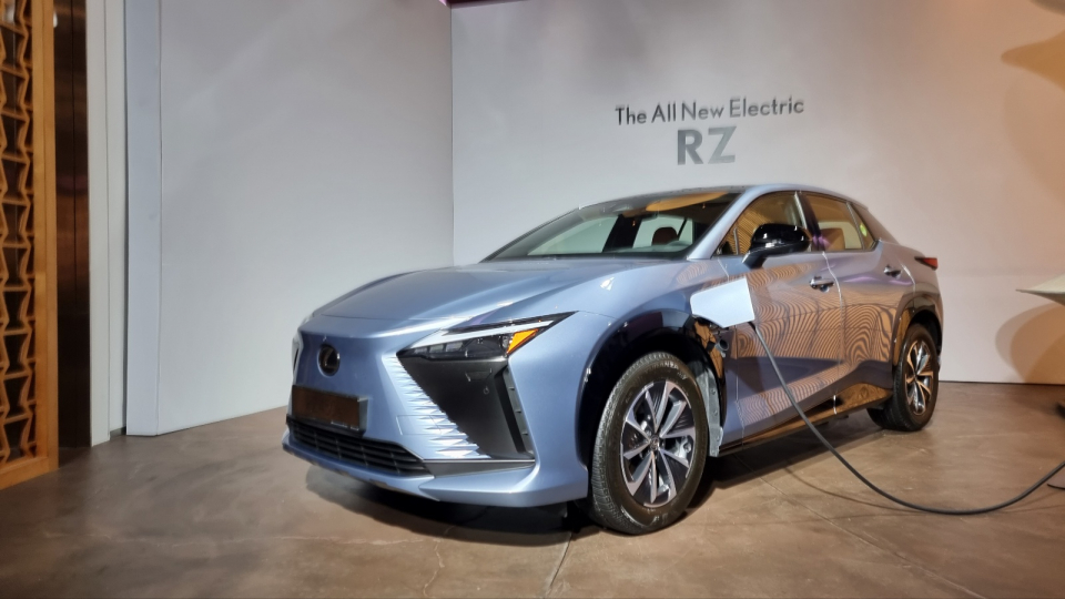 렉서스 첫 전용 전기차 RZ450e. / 사진=박성수 기자