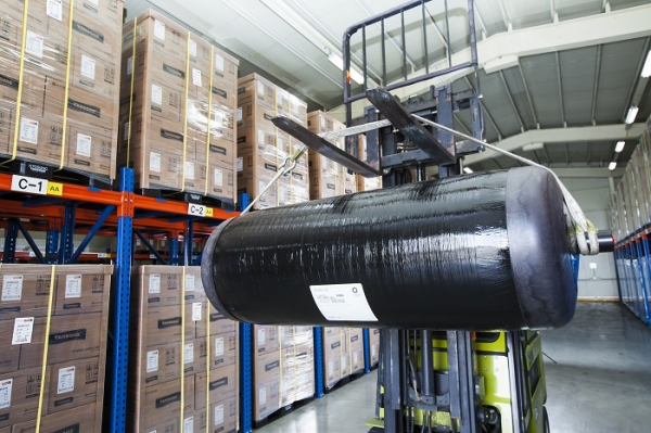 효성첨단소재 전주공장에서 탄소섬유 제품이 운반되고 있다. /사진=효성