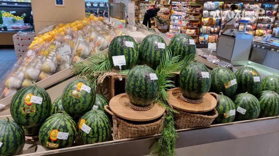 더현대서울 프레시 마켓에서 판매되는 수박들. / 사진=한다원 기자