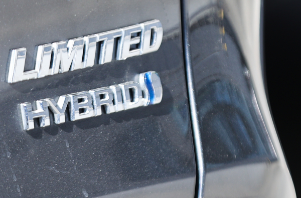 현대자동차가 올해 출시되는 하이브리드 신차에 자체 설계한 배터리를 적용할 계획이다. 향후 전기차 배터리 내재화를 위한 전초작업이란 평가가 나온다. / 사진=연합뉴스