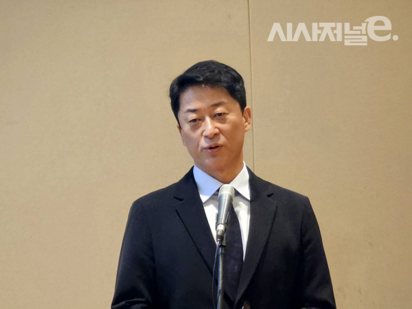 서영택 밀리의서재 대표가 12일 서울 영등포구 63컨벤션센터에서 열린 기업공개(IPO) 기자간담회에서 발표하고 있다.  / 사진 = 김용수 기자