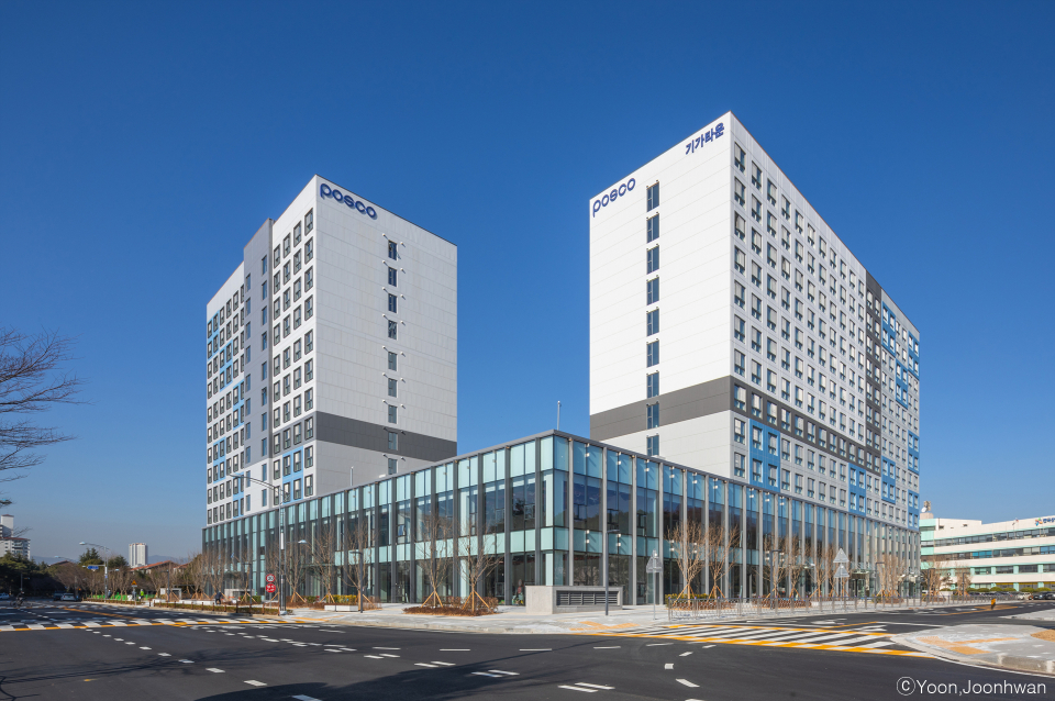 포스코A&C가 준공한 스틸모듈러, ‘광양 기가타운(포스코 직원 생활관)’. / 사진=포스코