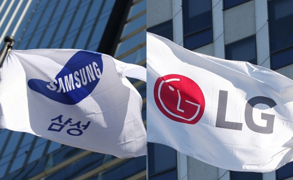 (왼쪽부터)삼성전자의 서초사옥과 LG의 여의도 트윈타워 전경 / 사진=연합뉴스