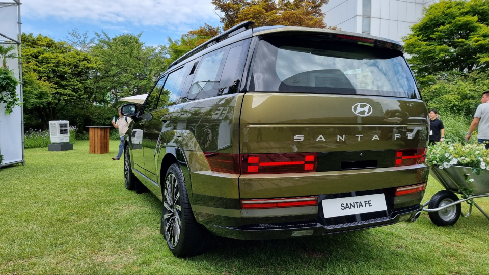 싼타페 후면. / 사진=박성수 기자