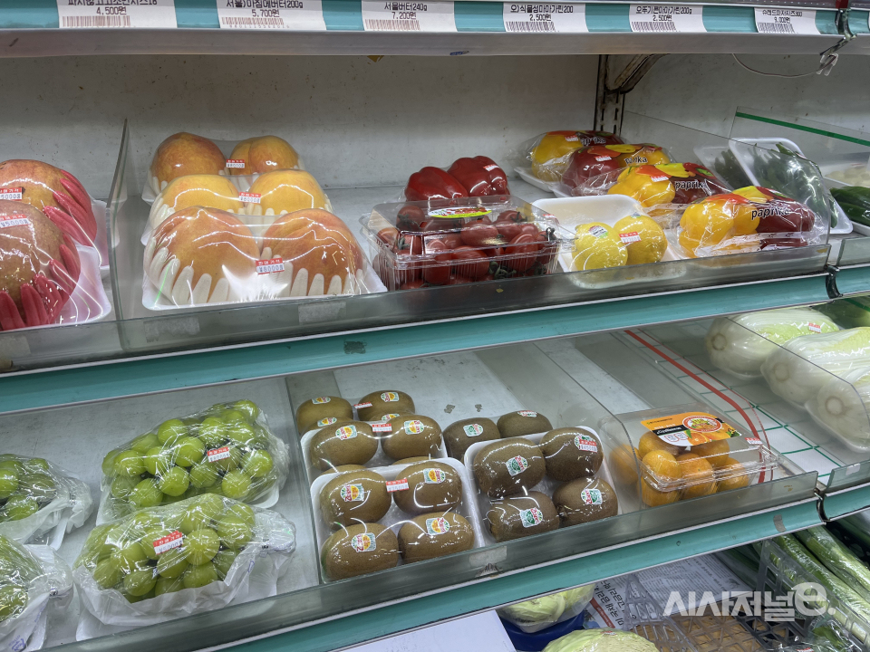 슈퍼마켓 내 미스터아빠 과일,채소 코너./사진=박예영 기자