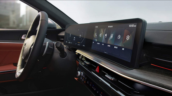 더 뉴 K5의 운전석. 사진=기아