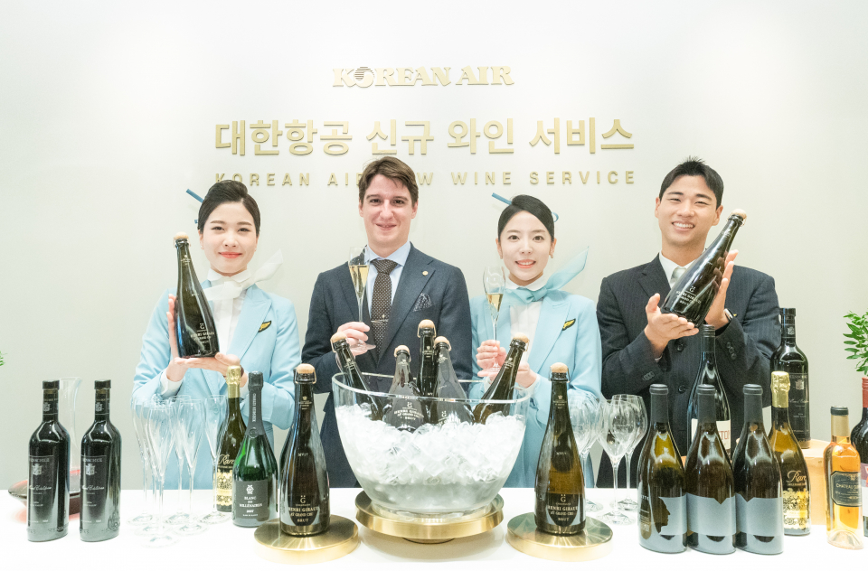 대한항공은 10월 13일 오전 서울 포시즌스 호텔에서 신규 기내 와인 발표회를 열고 새롭게 선정된 기내 와인 50종을 발표했다. / 사진=대한항공