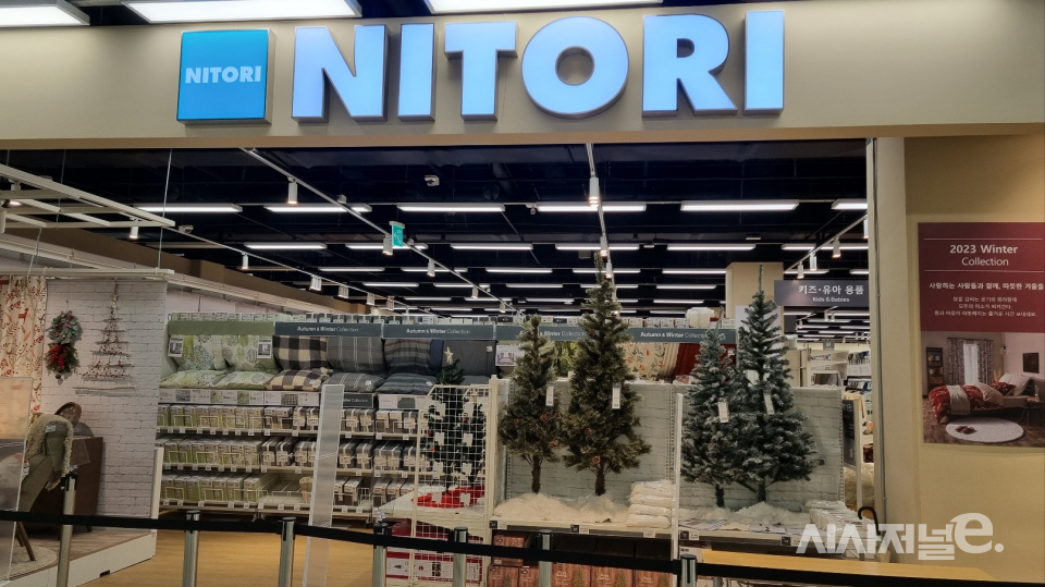 일본 홈퍼니싱 기업 니토리가 이마트 하월곡점에 첫 오프라인 매장을 열었다. / 사진=한다원 기자