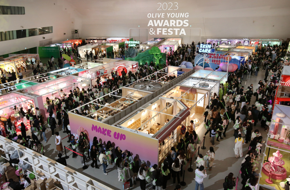 CJ올리브영이 오는 17일까지 동대문DDP에서 어워즈&페스타를 연다. / 사진=CJ올리브영