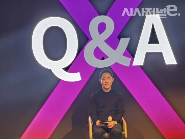 서상원 스테이지엑스 대표가 ７일 서울 여의도 페어몬트 앰베서더 호텔에서 열린 기자간담회에서 ‘제4이동통신' 사업 기자들의 질문에 답하고 있다. / 사진 = 김용수 기자