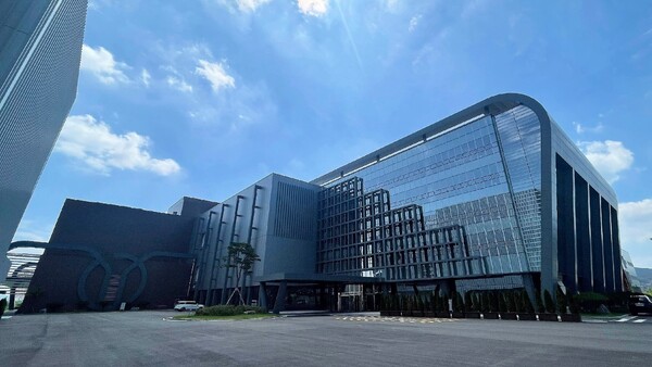 프레스티지바이오로직스 충북 오송 4공장 외부 전경./ 사진=프레스티지바이오로직스