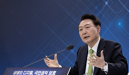 윤석열 대통령이 지난달 30일 경기도 성남시 판교제2테크노밸리기업지원허브에서 열린 '국민과 함께하는 민생토론회- 일곱번째, 상생의 디지털, 국민권익 보호'에서 마무리 발언을 하고 있다. / 사진=연합뉴스