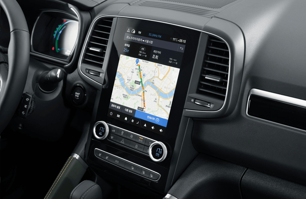 QM6에 탑재된 전용 내비게이션 시스템 이지라이프가 실행되고 있다. / 출처=티맵