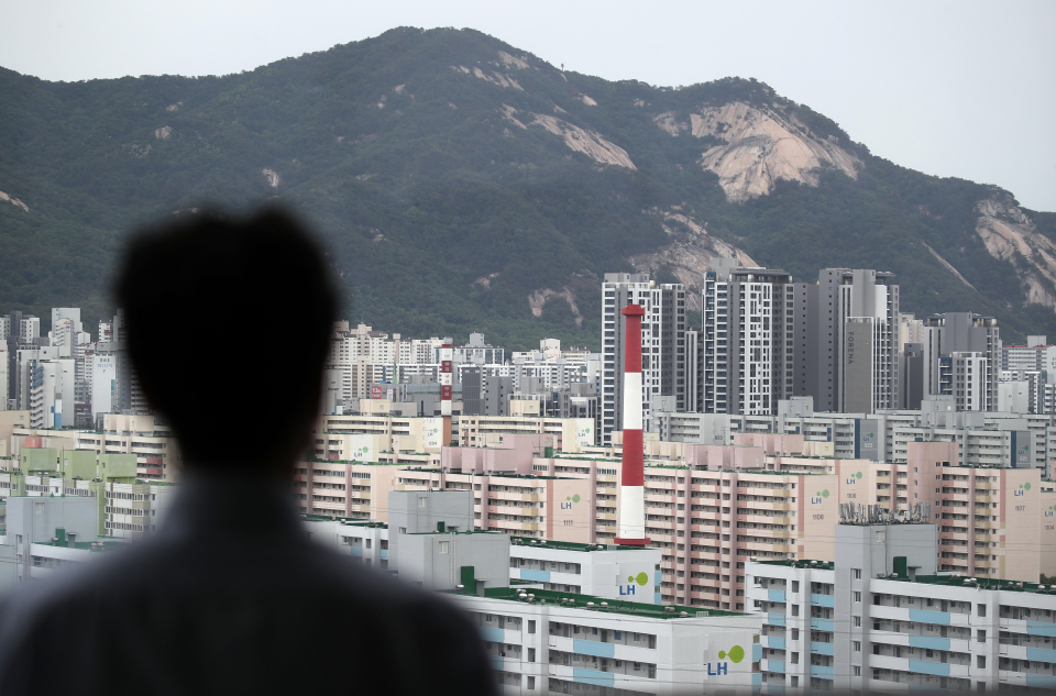 부동산 전문가들이 올해도 집값이 떨어질 것으로 전망했다. / 사진=연합뉴스