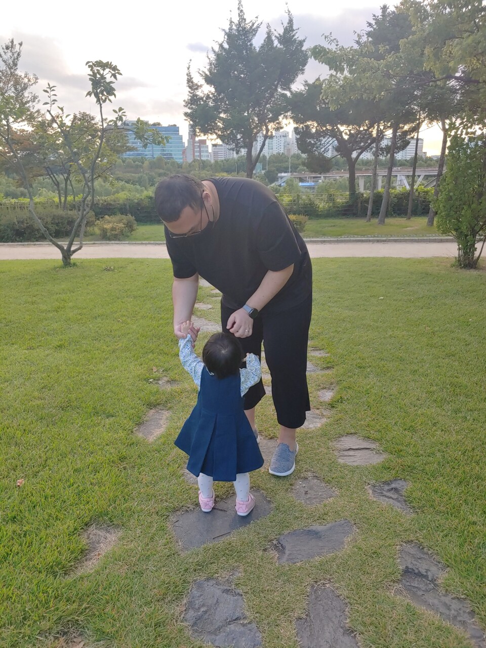 직장인인 김철호 씨(만 41세·가명)는 육아에 대한 욕심을 내려놓으면 아이 키우기가 결코 어렵지 않다고 말한다. /사진=시사저널e