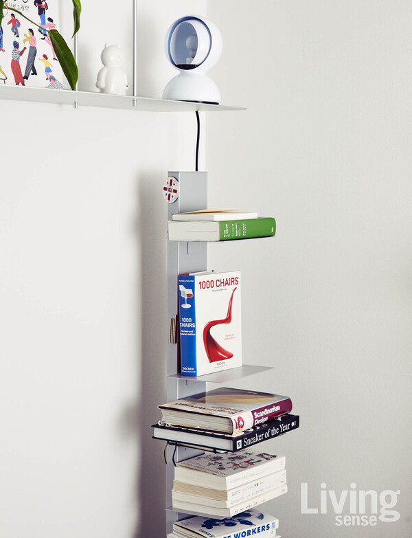 김슬기 씨의 전공인 가구 디자인과 관련한 여러 서적들.