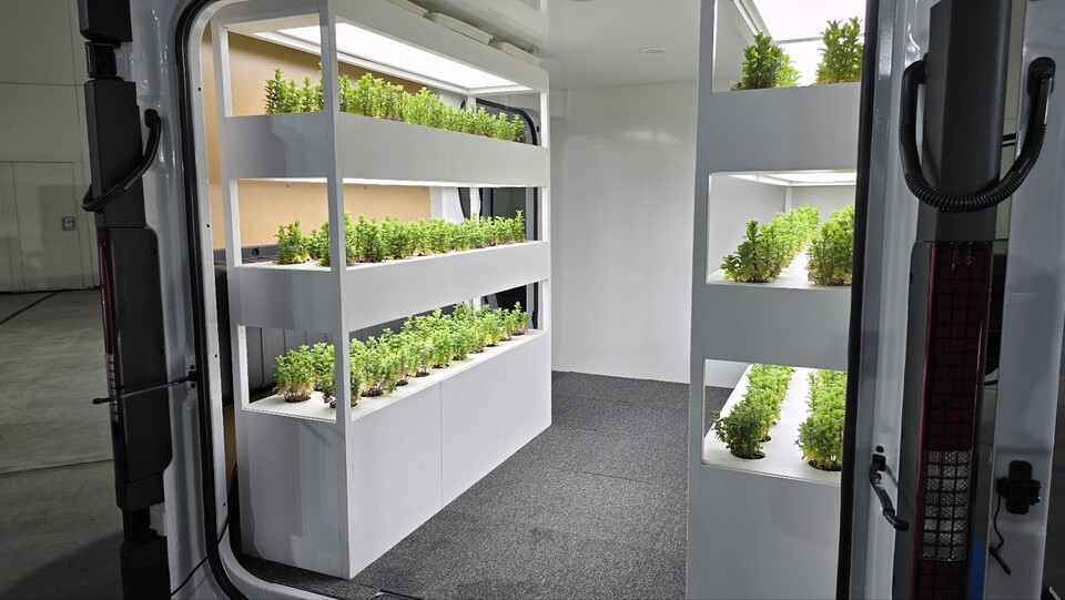 스마트 팜으로 꾸민 ST1. / 사진=박성수 기자