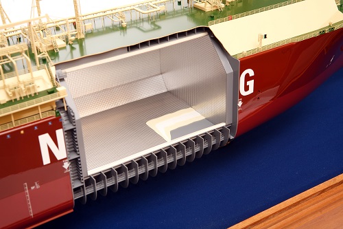 LNG 운반선에 적용된 보냉재. /사진=한국카본