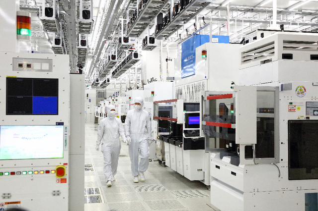삼성전자 반도체 생산라인 모습. / 사진=삼성전자