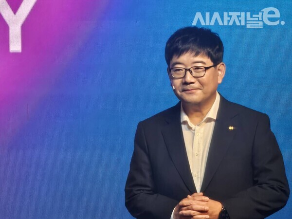 김훈배 KT 미디어플랫폼사업본부장 전무가 29일 서울 중구 노보텔앰배서더 서울 동대문에서 열린 ‘KT그룹 미디어데이’에서 KT그룹 미디어 사업 전략을 발표하고 있다. / 사진 = 김용수 기자