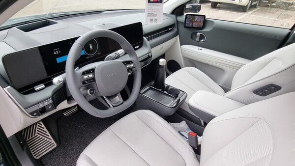 더 뉴 아이오닉5의 1열 전경. / 사진=최동훈 기자