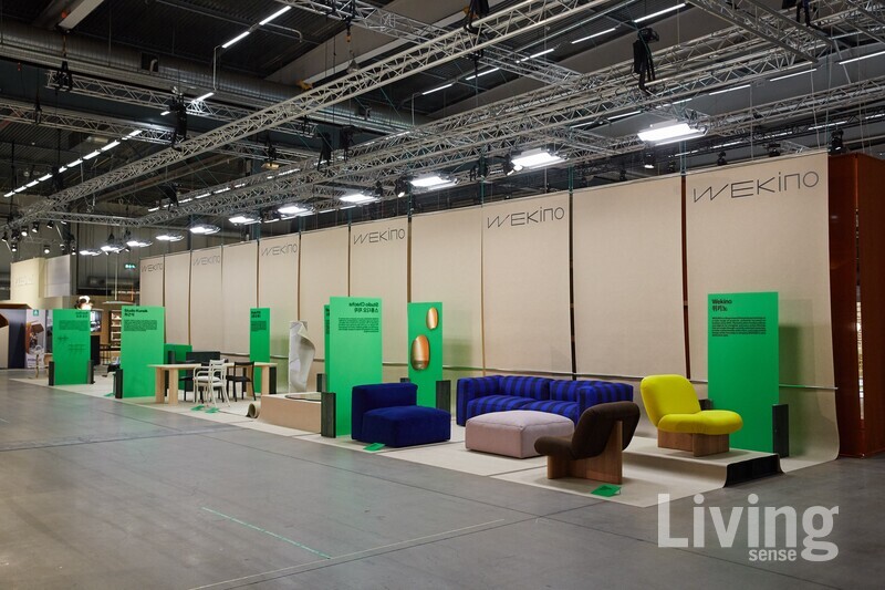 2024년 2월 스웨덴 스톡홀름 가구 박람회에 단독 브랜드로 참가한 위키노의 부스 전경